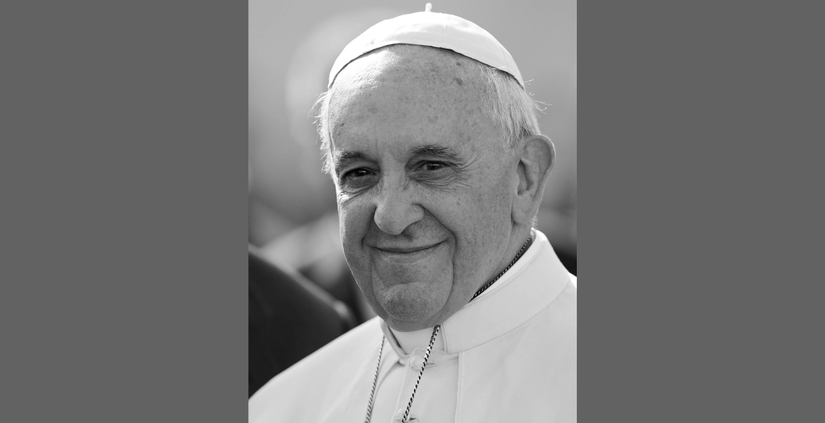 Schwarz-Weiß-Porträt von Papst Franziskus