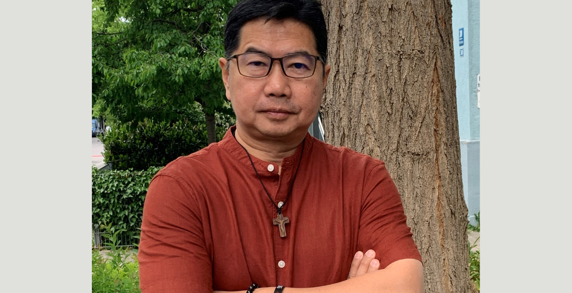 Porträt-Foto des philippinischen Menschenrechtlers Pater Flavie Villanueva.