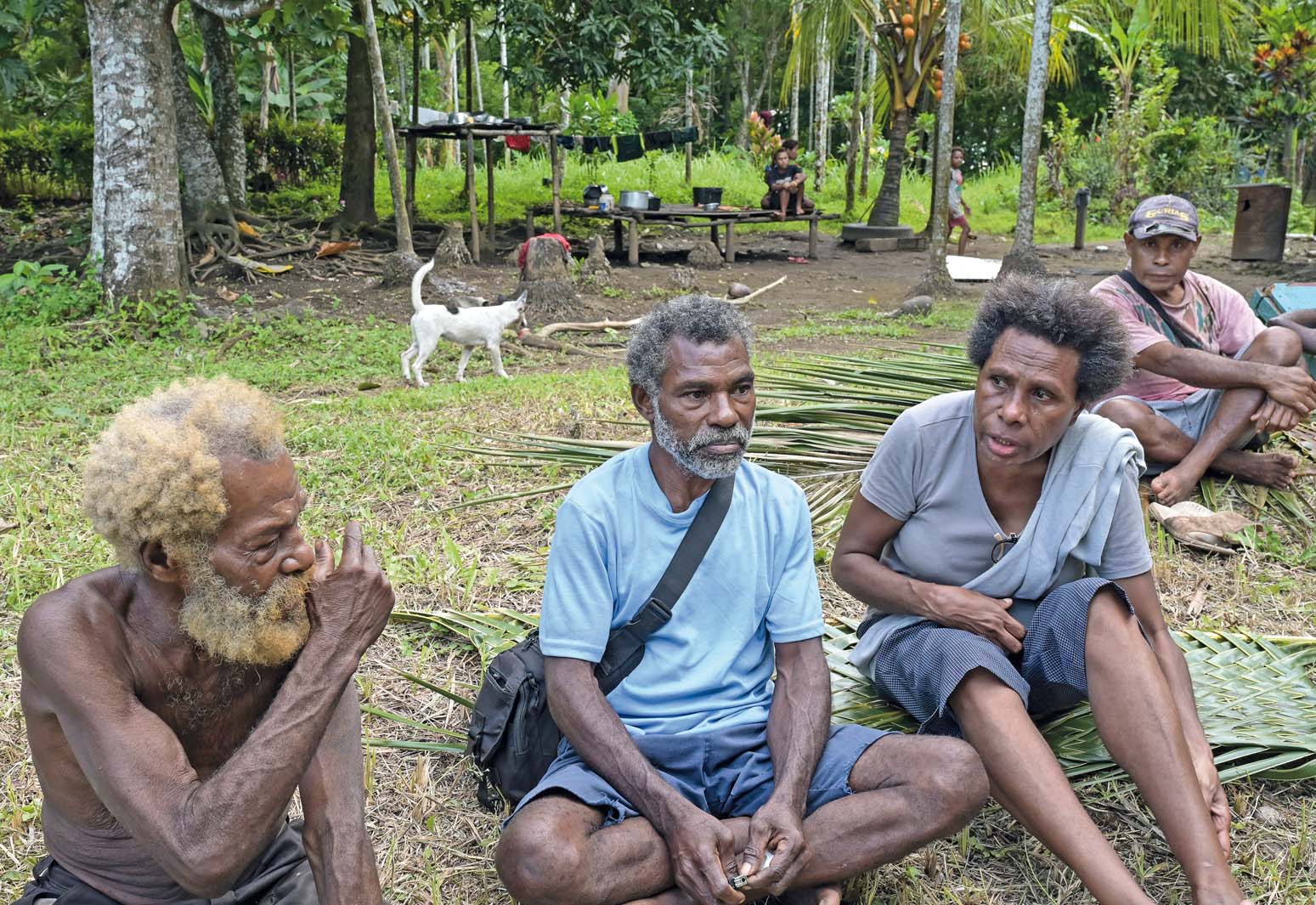 Rosa Koian im Gespräch über Landraub. Foto: Jörg Böthling