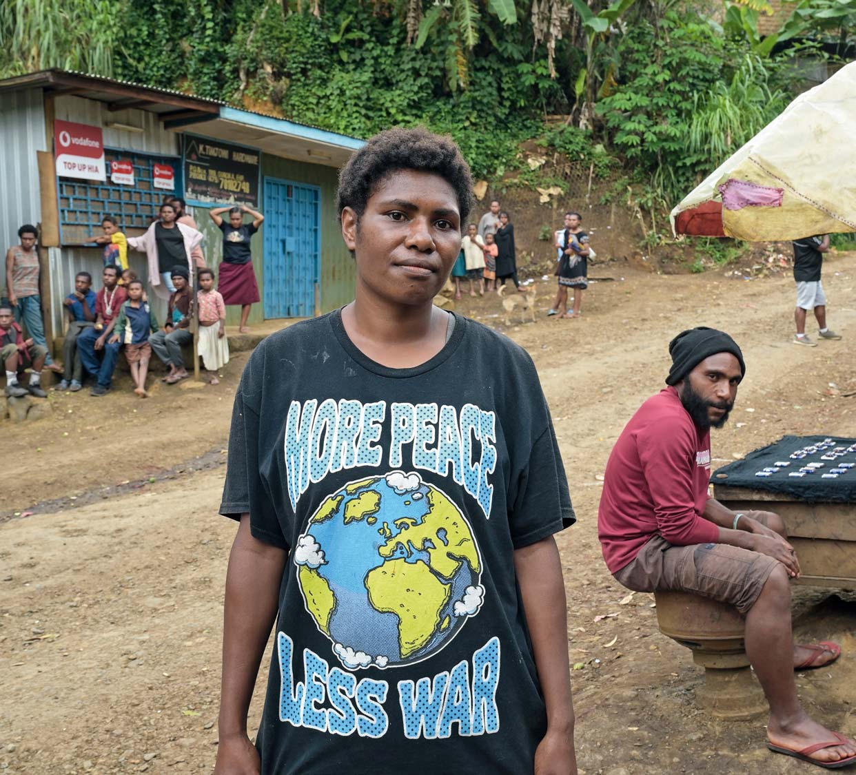 mm 5 2024 Ins Leben investiert Auf der Suche nach Jobs in Goroka. Foto: Jörg Böthling