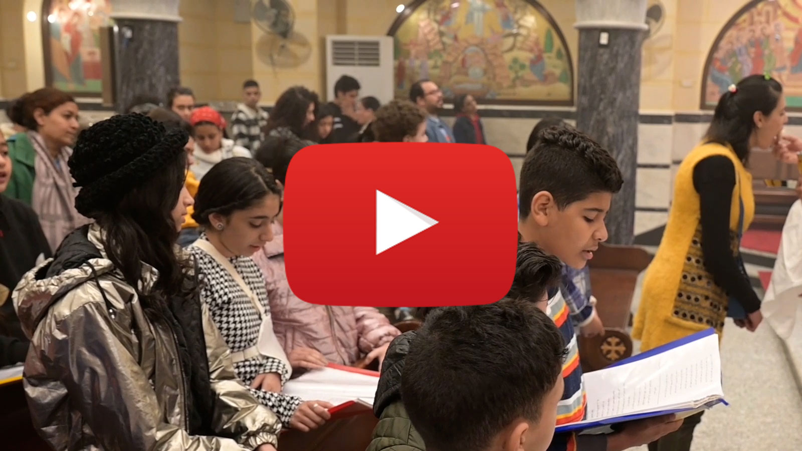 Christen in einer Kirche in Ägypten