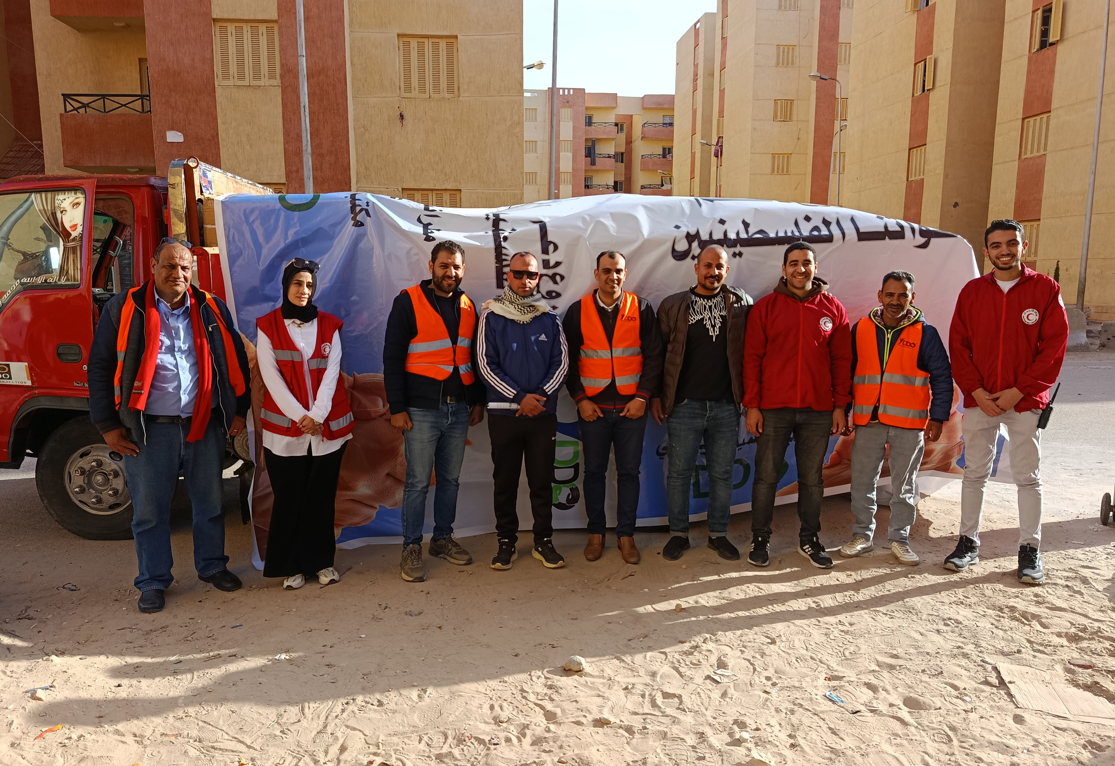 Mitarbeitende der Diözese Ismailia, die überlebenswichtige Waren verteilen