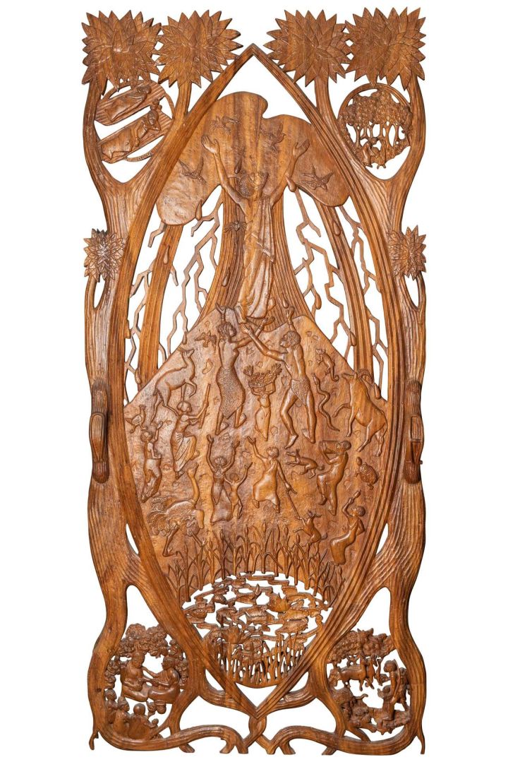 Schnitzkunstrelief aus Malawi aus der missio-Hauskapelle. Das Werk symbolisiert die Tür zum Neuen Leben.